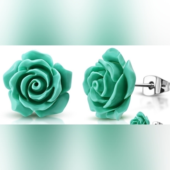 🎉5 For $15🎉Earrings--Stainless Steel Light Green Resin Flower - Picture 3 of 3
